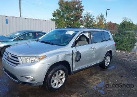 2011 Toyota Highlander Se V6 z USA, uszkodzony, nr VIN 5TDBK3EH6BS044846